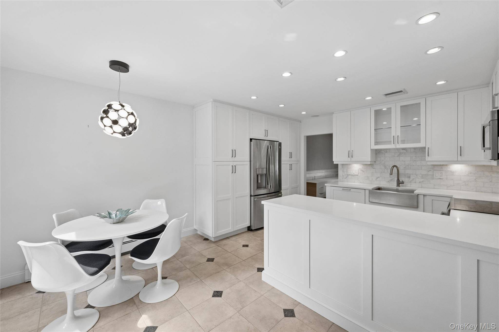 3 Bedroom Home for Sale in Jericho - New York - USA - 4