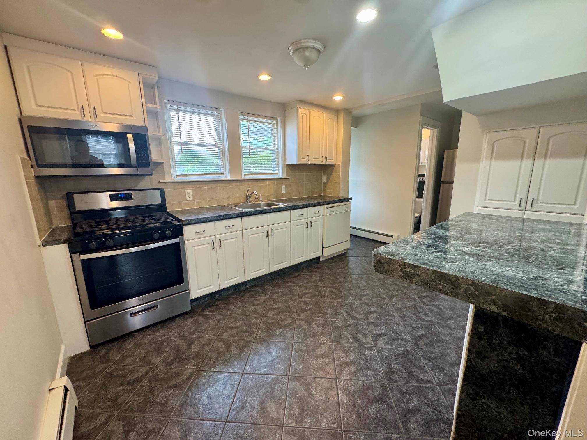 3 Bedroom Home for Sale in Lynbrook - New York - USA - 2