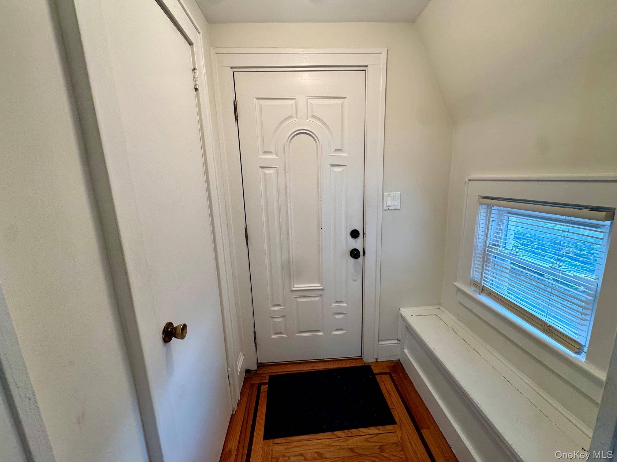 3 Bedroom Home for Sale in Lynbrook - New York - USA - 7