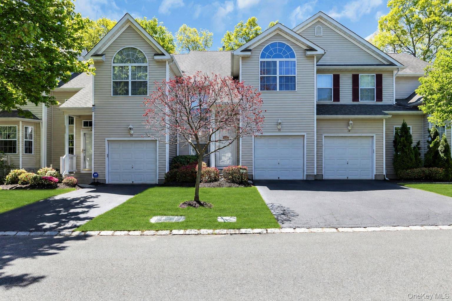 3 Bedroom Home for Sale in Medford - New York - USA - 1