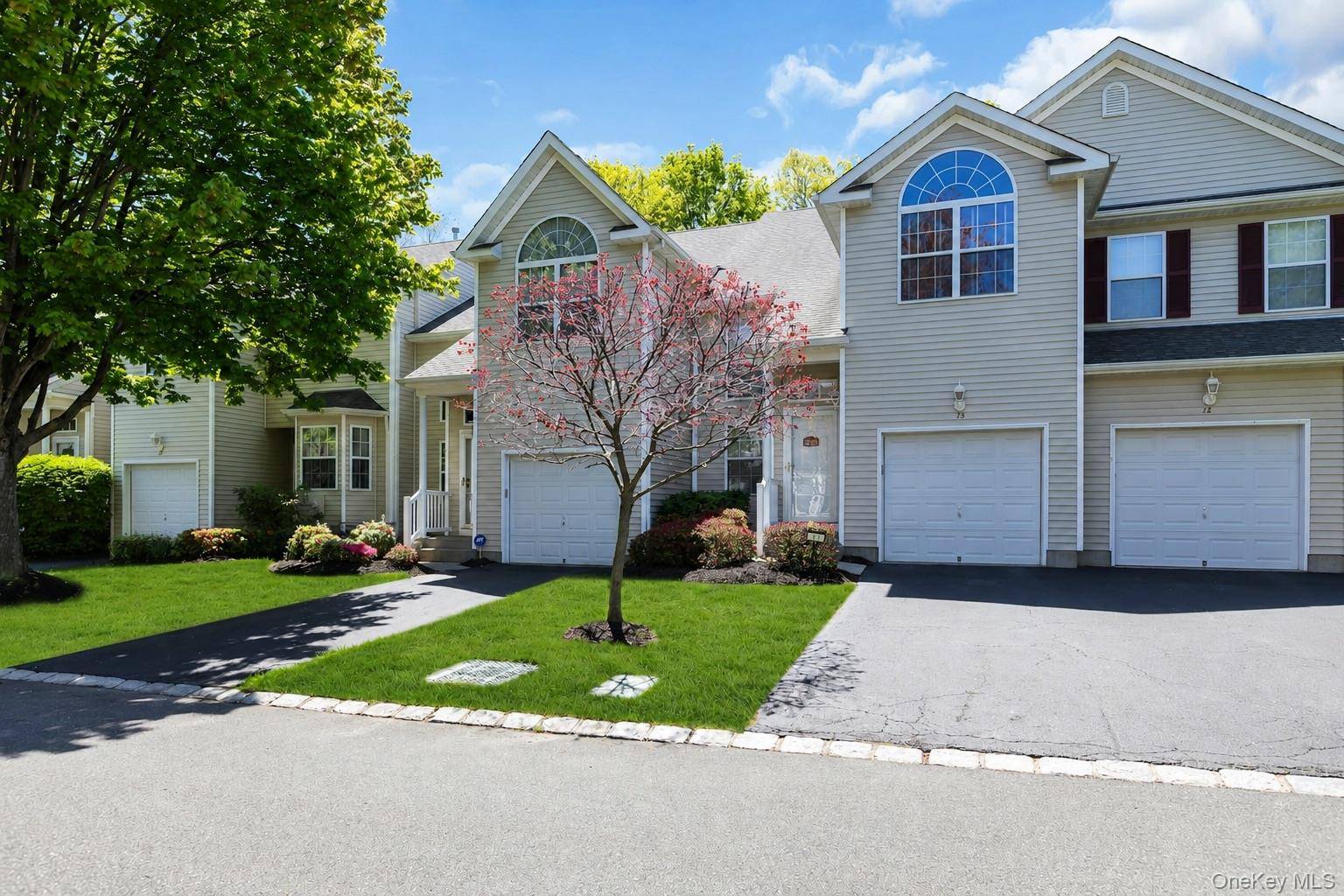 3 Bedroom Home for Sale in Medford - New York - USA - 2