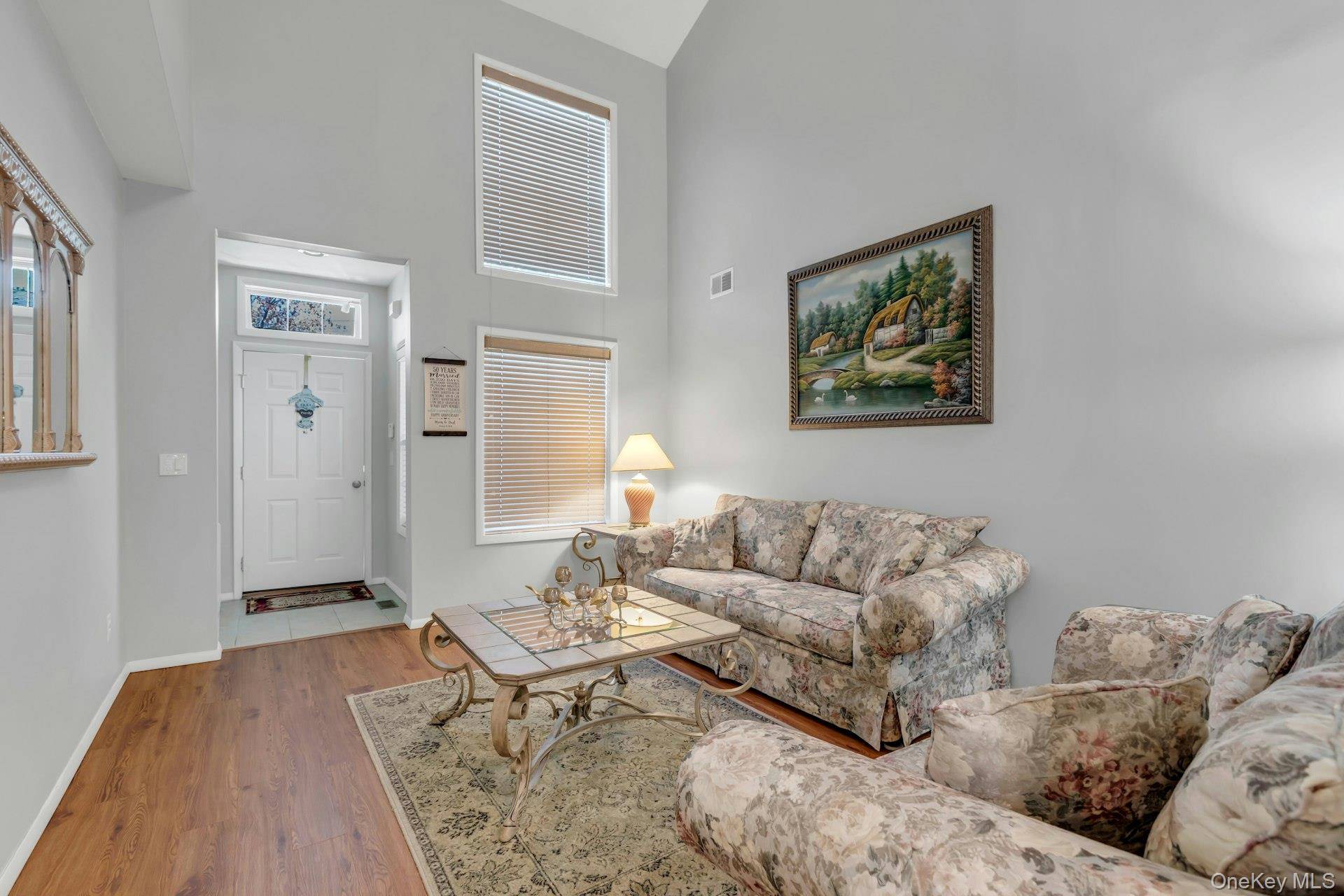 3 Bedroom Home for Sale in Medford - New York - USA - 5