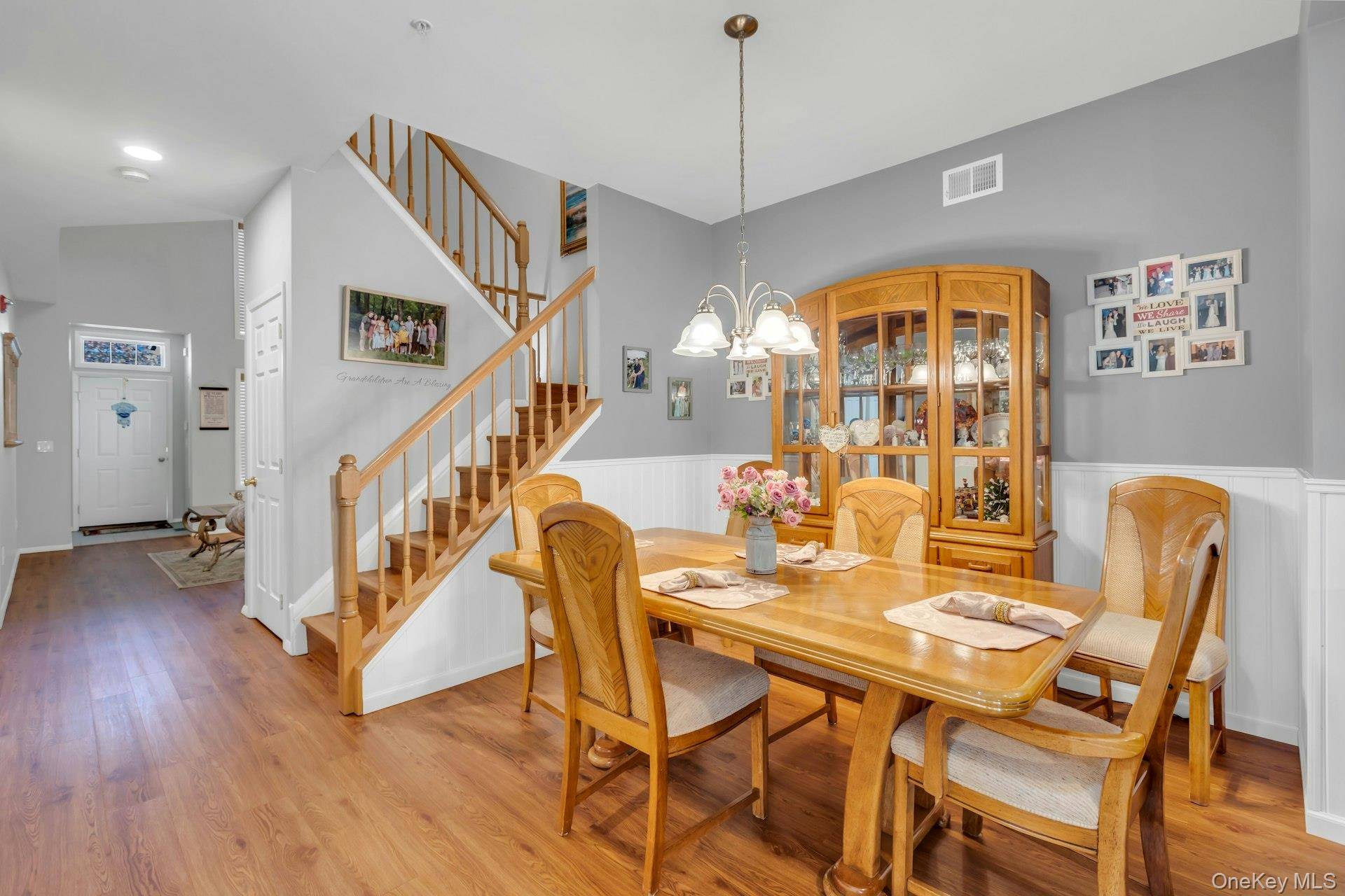 3 Bedroom Home for Sale in Medford - New York - USA - 7
