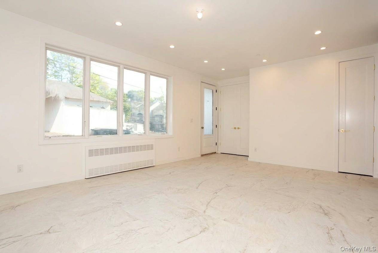 Apartamento de 3 Dormitorios en Venta en Monsey - Nueva York - EE. UU. - 5