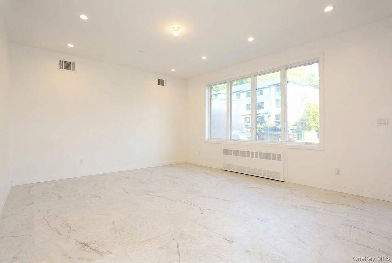 Apartamento de 3 Dormitorios en Venta en Monsey - Nueva York - EE. UU. - 6