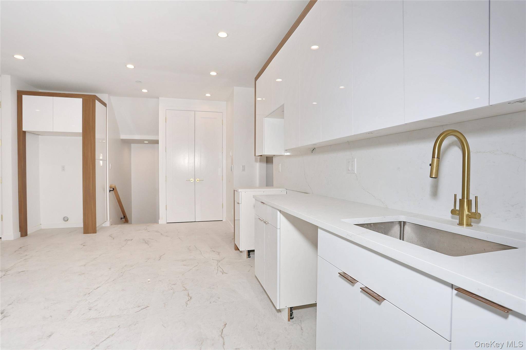Apartamento de 3 Dormitorios en Venta en Monsey - Nueva York - EE. UU. - 7