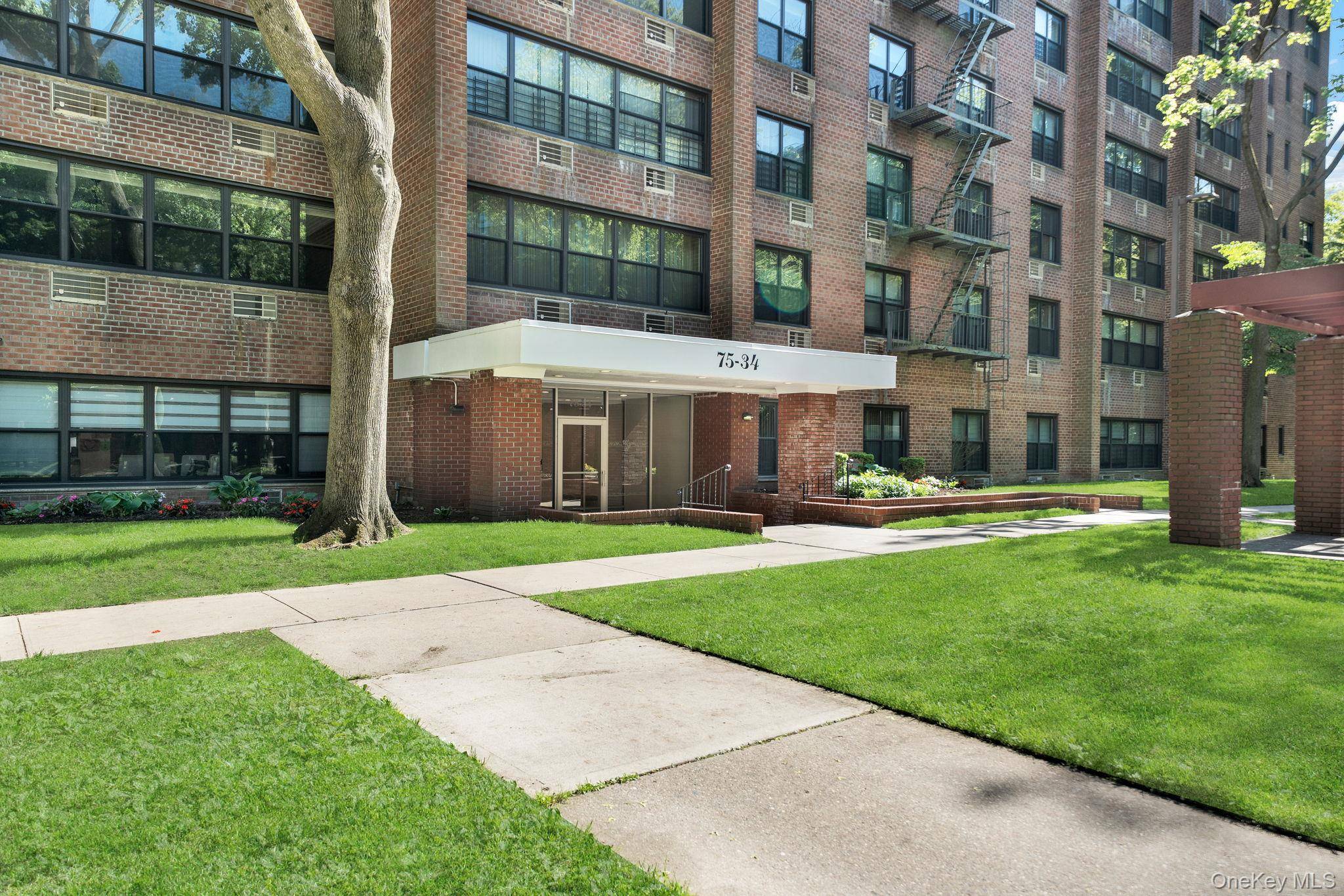 Apartamento com 3 Quartos à Venda em Oakland Gardens - Nova Iorque - EUA - 2