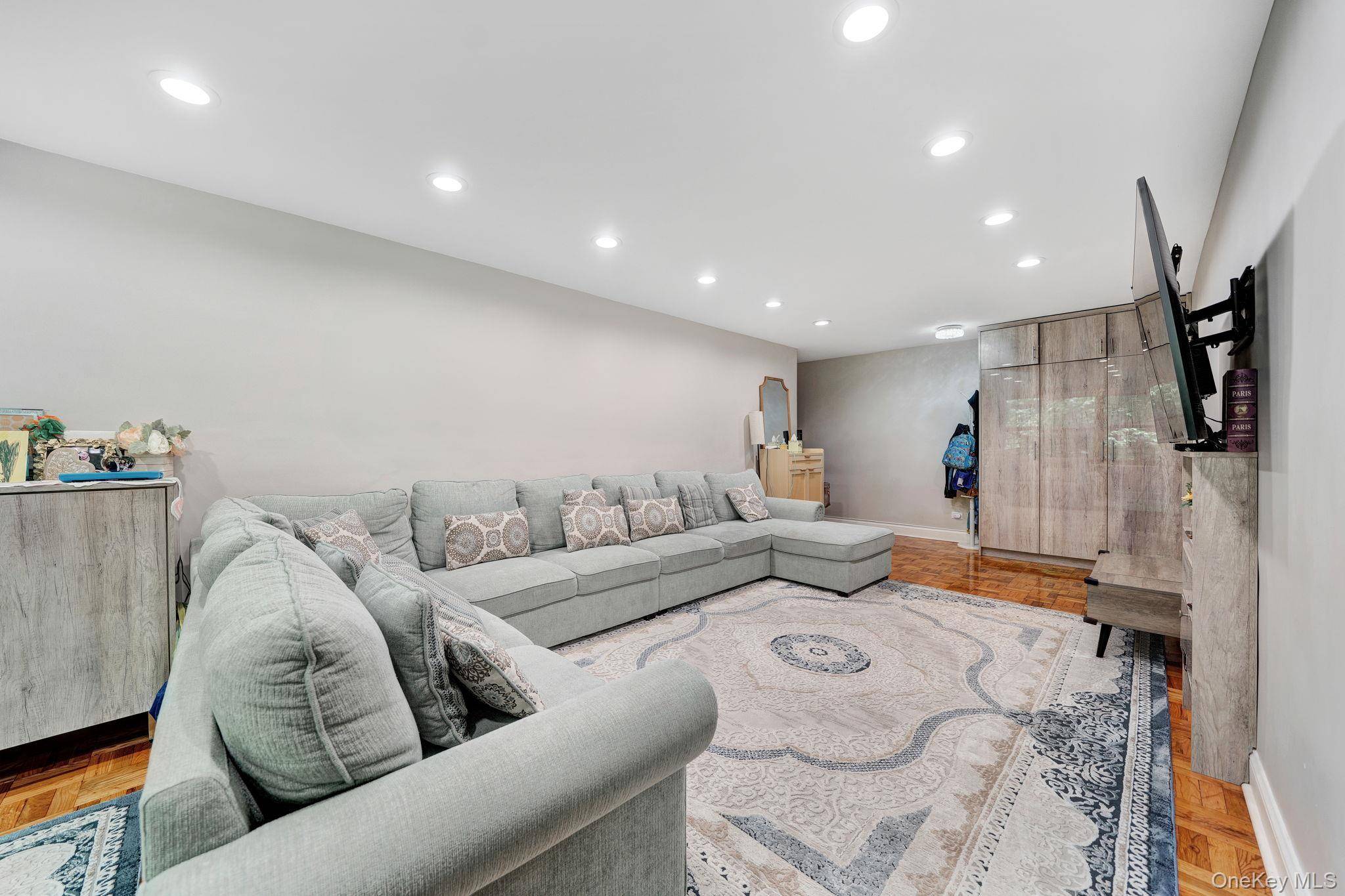 Apartamento com 3 Quartos à Venda em Oakland Gardens - Nova Iorque - EUA - 4