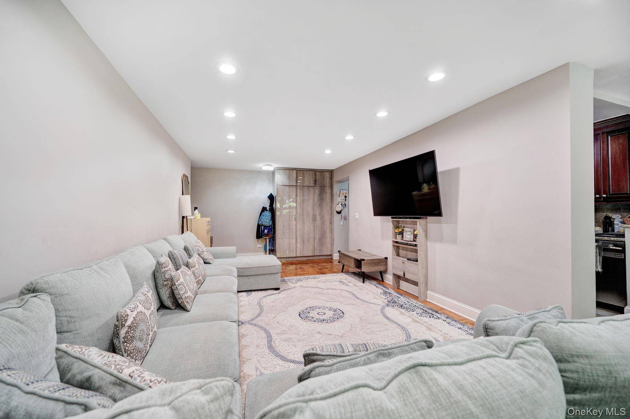 Apartamento com 3 Quartos à Venda em Oakland Gardens - Nova Iorque - EUA - 8