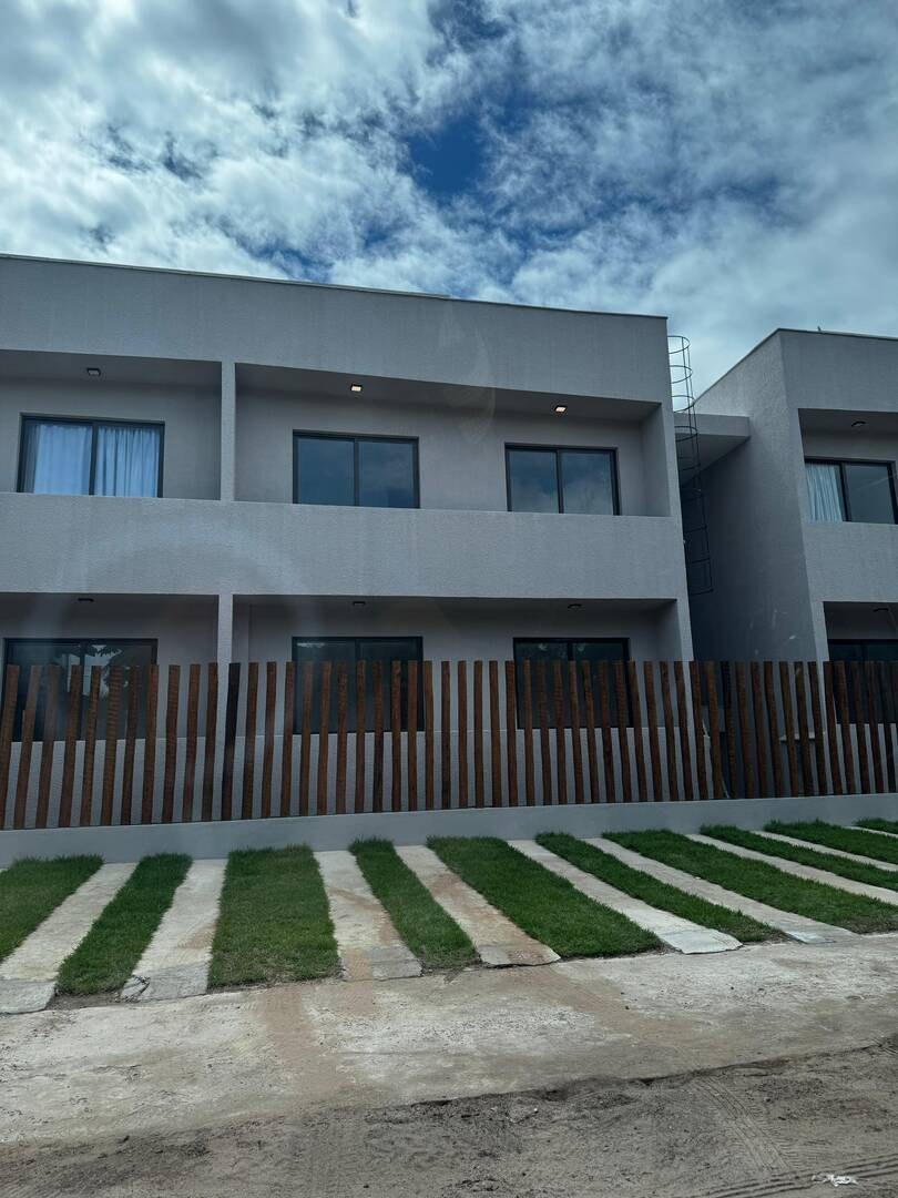 Apartamento com 3 Quartos à Venda em Praia do Forte - Bahia - Brasil - 2