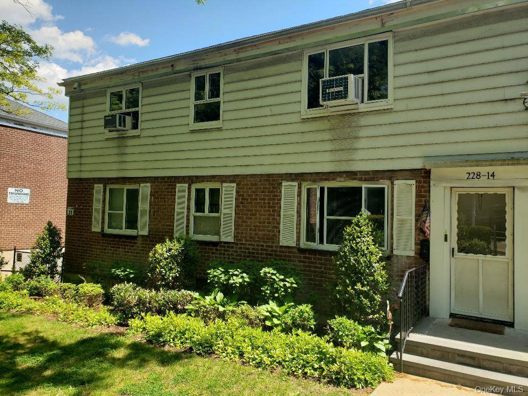 Apartamento de 3 Dormitorios en Venta en Queens Village - Nueva York - EE. UU. - 2