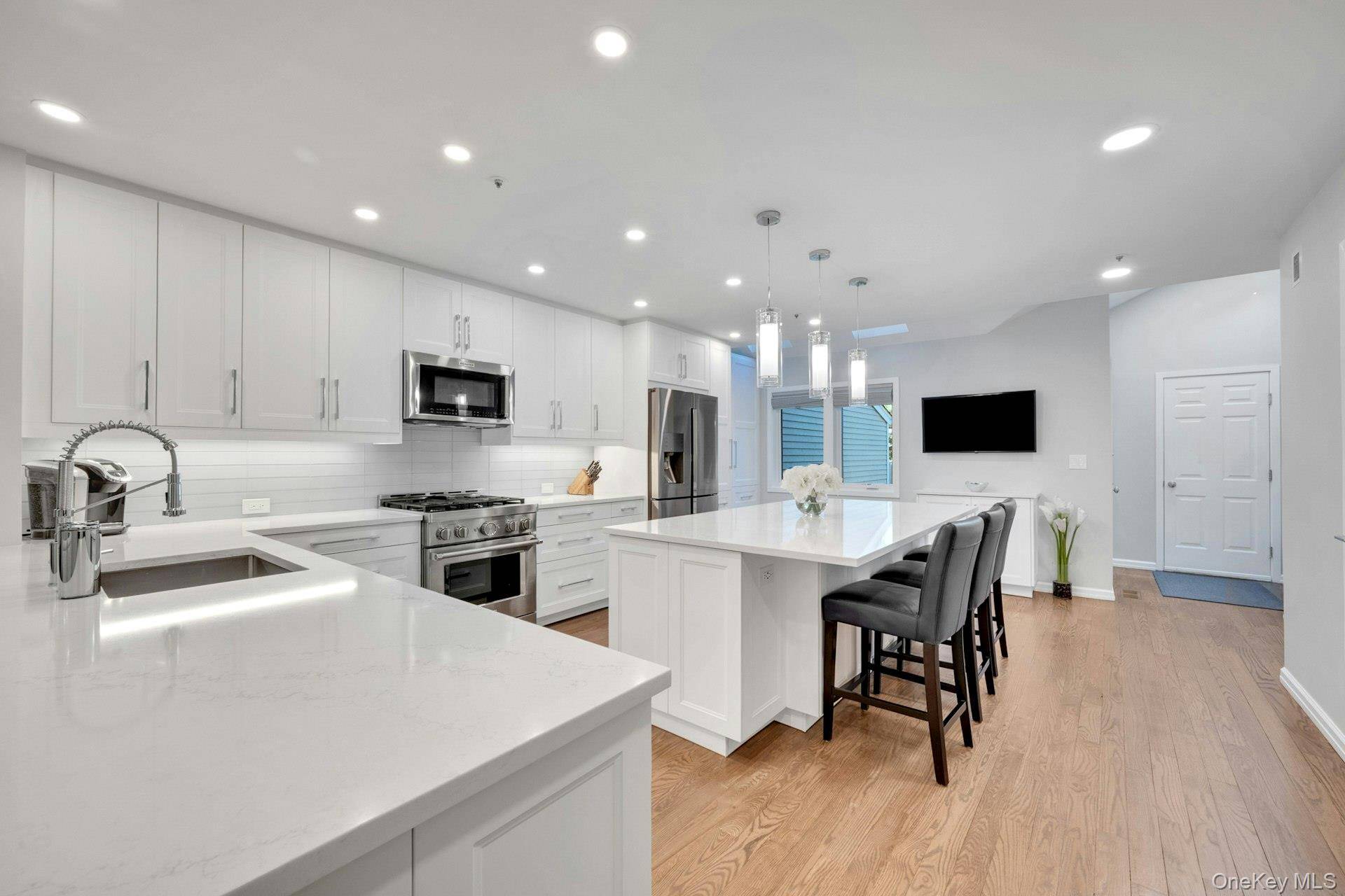 3 Bedroom Home for Sale in Scarsdale - New York - USA - 6