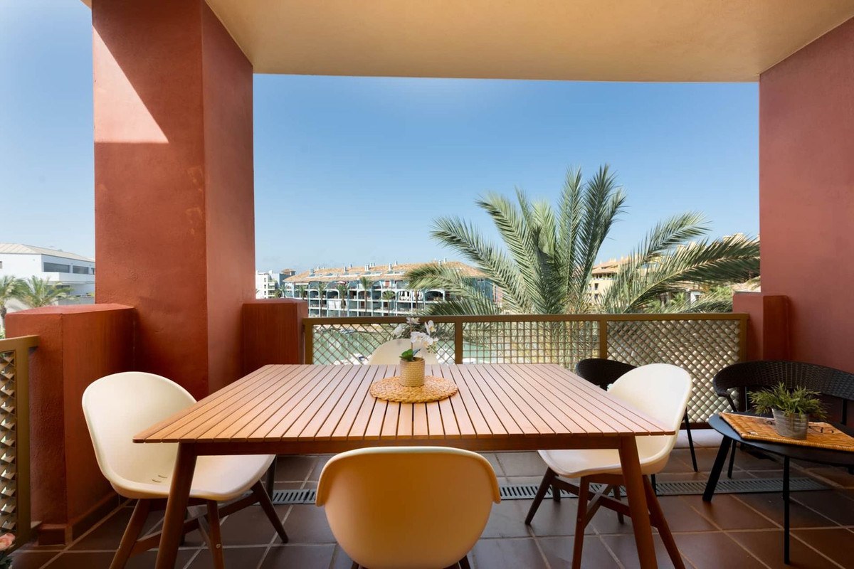 Apartamento de 3 Dormitorios en Venta en Sotogrande, Costa del Sol - 1