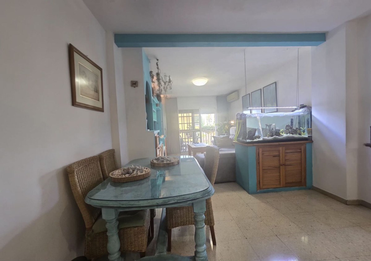 Apartamento de 3 Dormitorios en Venta en Torremolinos, Costa del Sol - 2