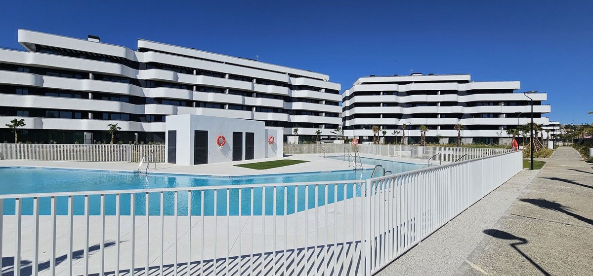 Apartamento de 3 Dormitorios en Venta en Torremolinos, Costa del Sol - 3