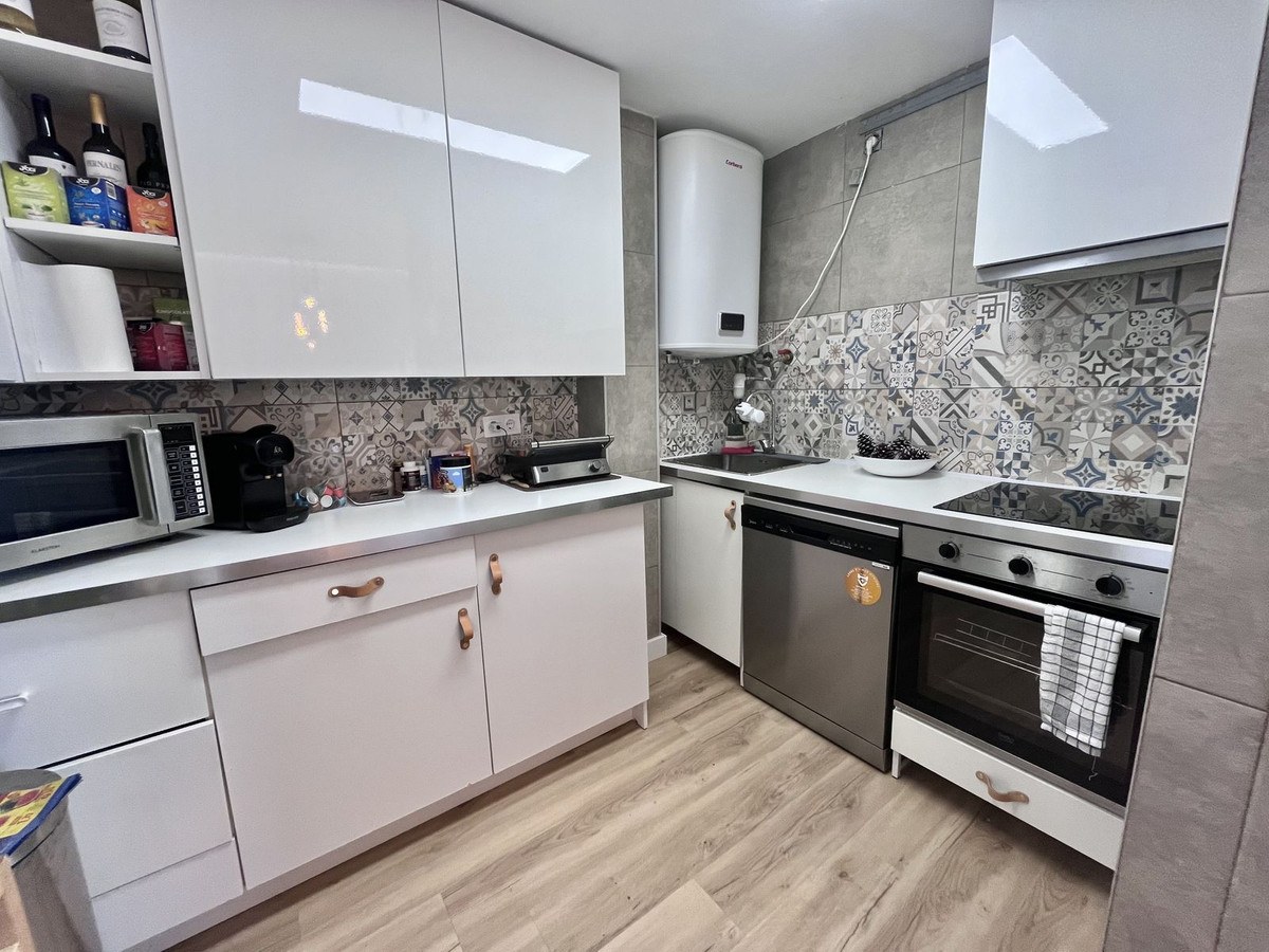 Apartamento de 3 Dormitorios en Venta en Torremolinos, Costa del Sol - 3