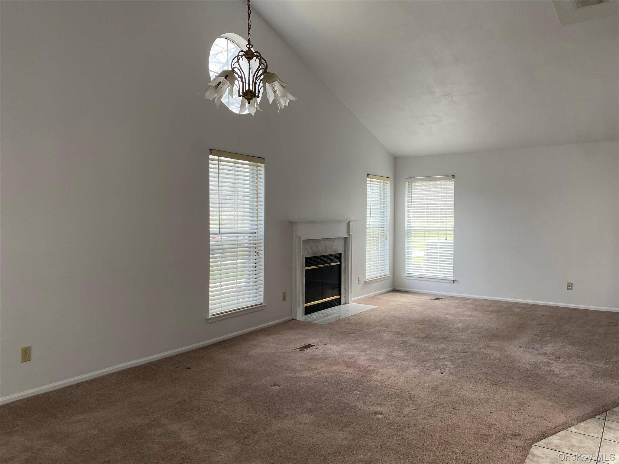 Apartamento de 3 Dormitorios en Venta en Warwick - Nueva York - EE. UU. - 3