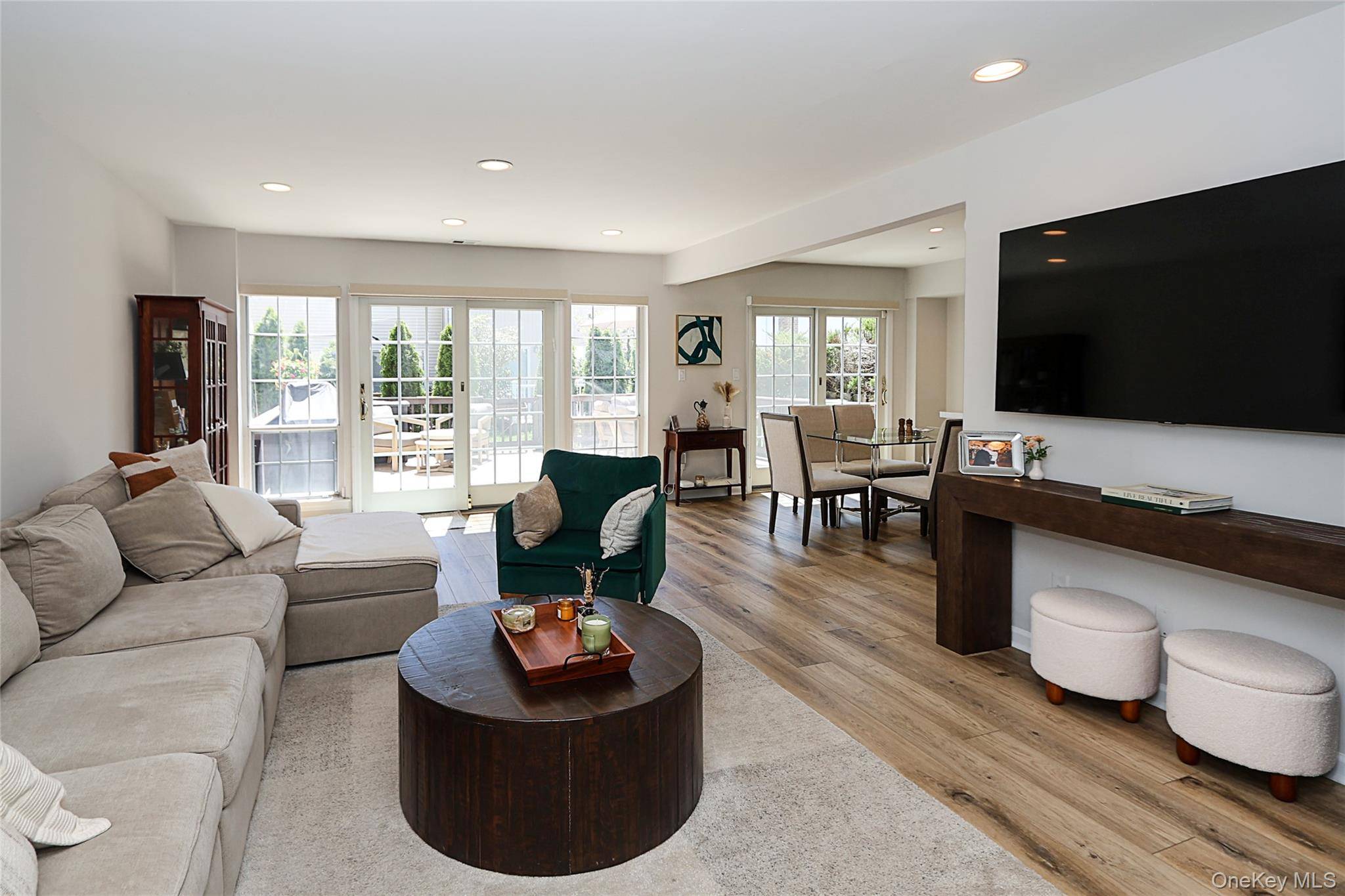 Apartamento com 3 Quartos à Venda em Woodbury - Nova Iorque - EUA - 7