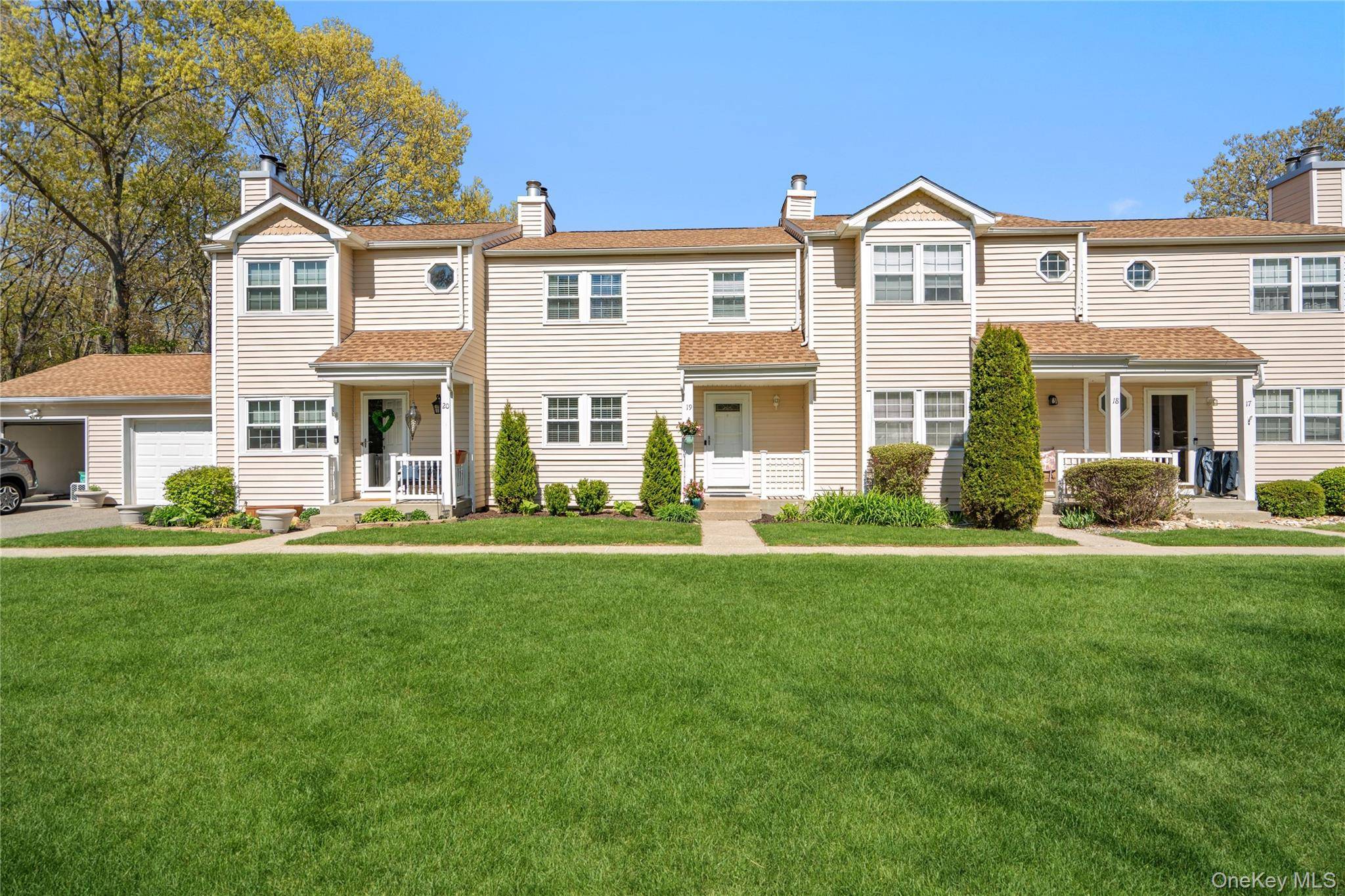 3 Bedroom Home for Sale in Yaphank - New York - USA - 1