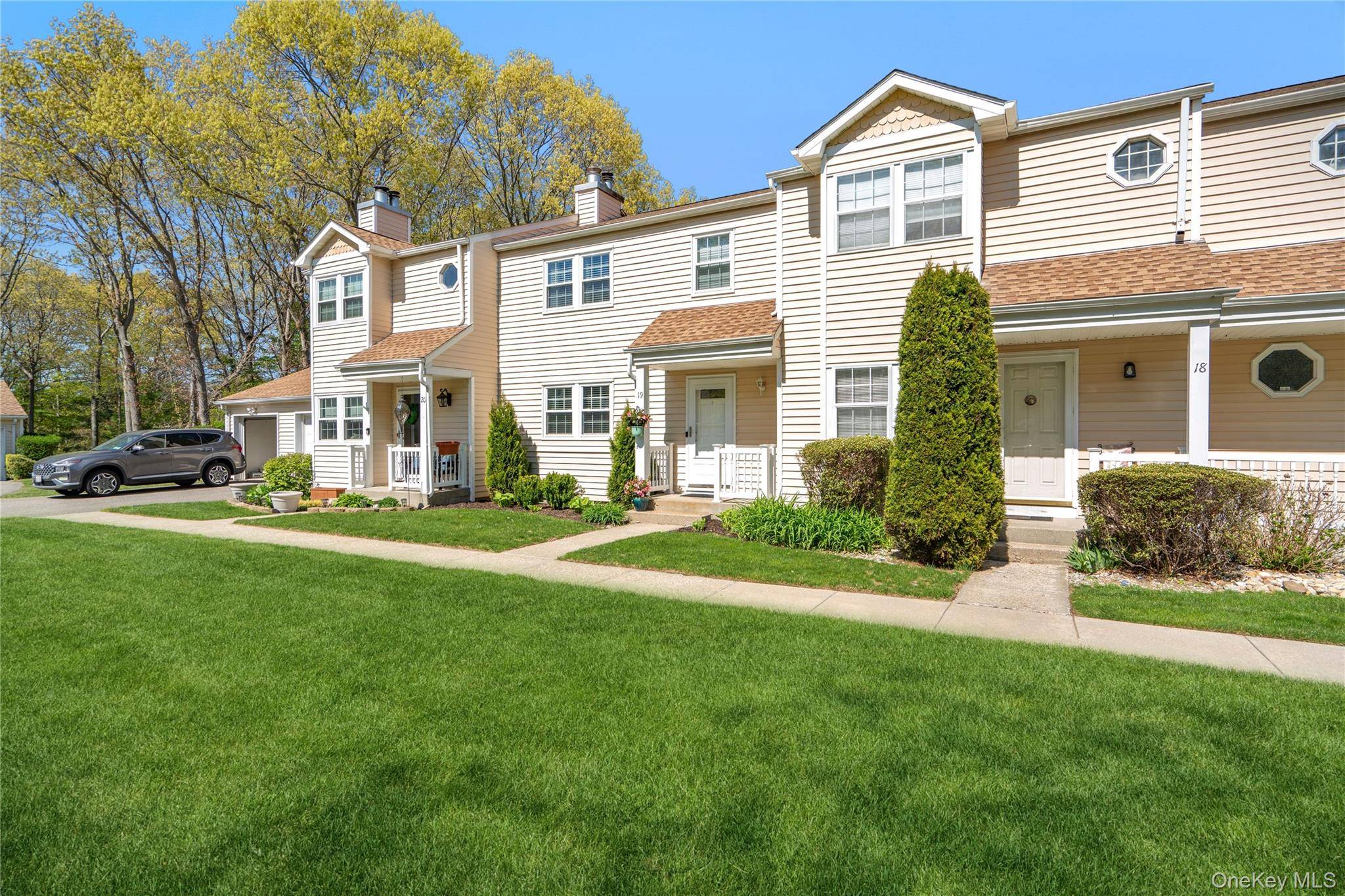 3 Bedroom Home for Sale in Yaphank - New York - USA - 2