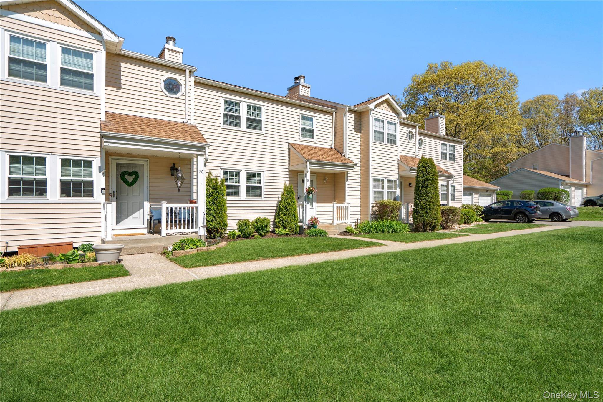 3 Bedroom Home for Sale in Yaphank - New York - USA - 3
