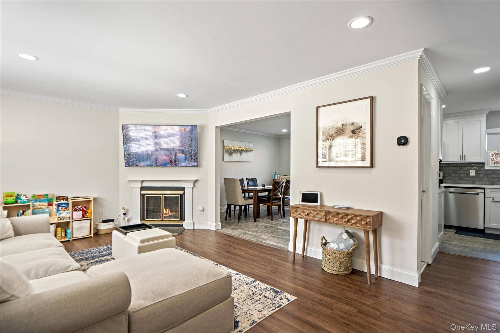 3 Bedroom Home for Sale in Yaphank - New York - USA - 5