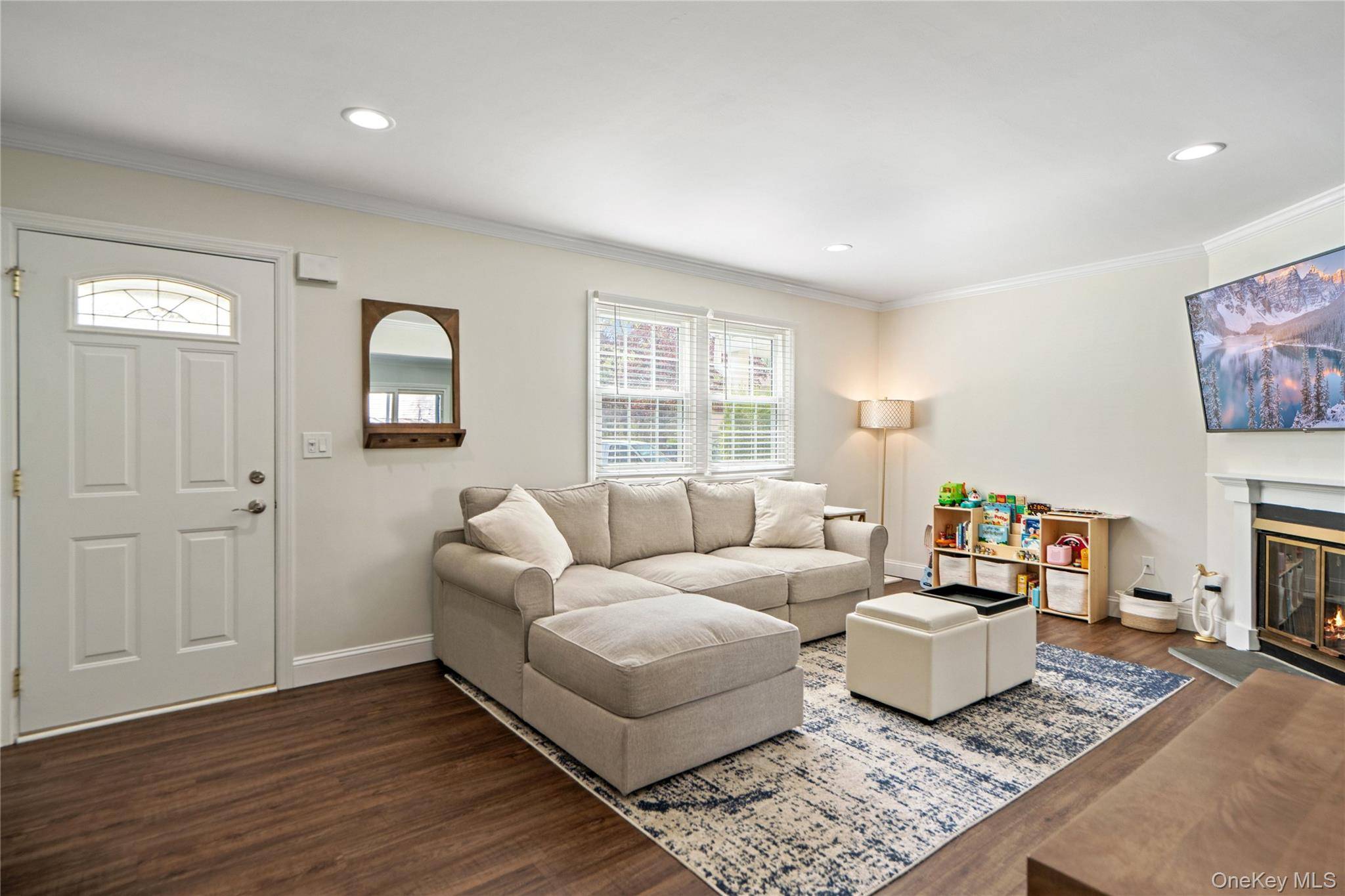 3 Bedroom Home for Sale in Yaphank - New York - USA - 6
