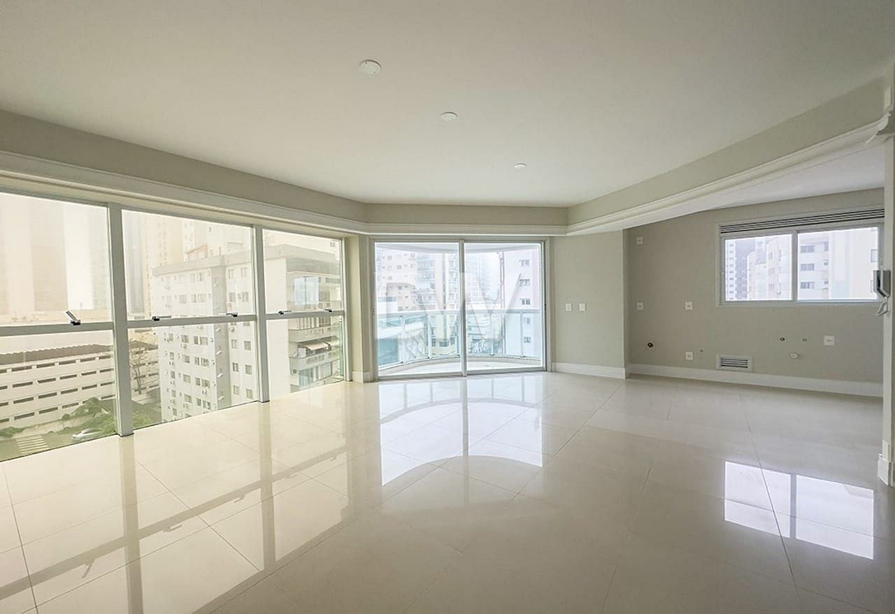 Appartement 3 Suites à Vendre à Balneário Camboriú - Santa Catarina - Brésil - 2