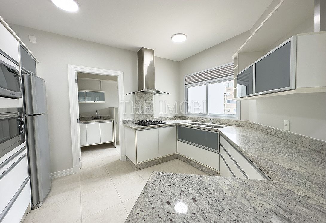 Apartamento com 3 Suítes à Venda em Balneário Camboriú - Santa Catarina - Brasil - 4