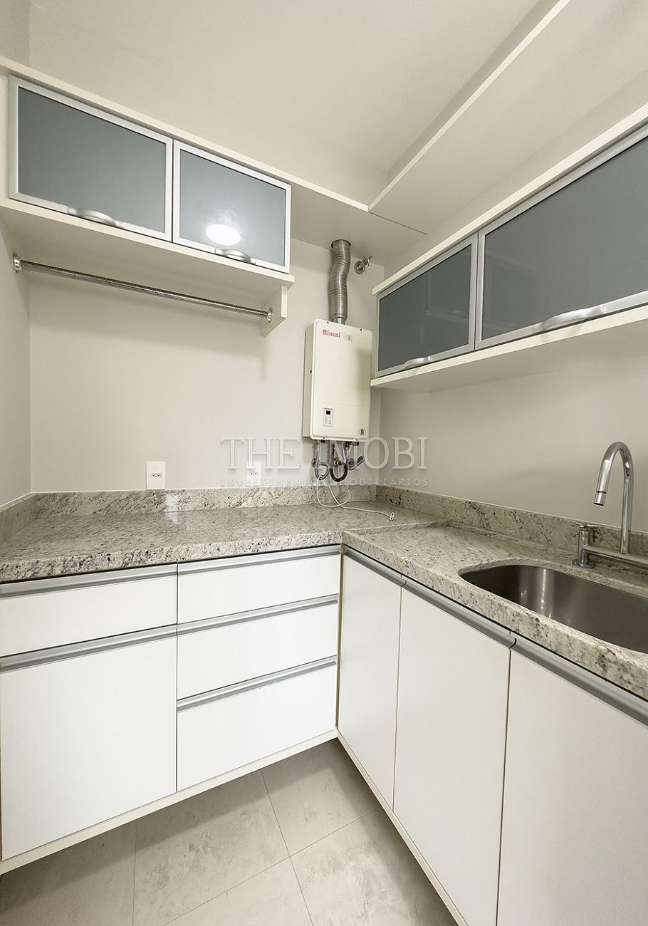 Apartamento com 3 Suítes à Venda em Balneário Camboriú - Santa Catarina - Brasil - 7