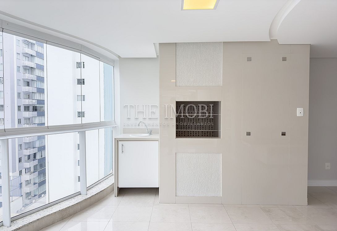 Apartamento com 3 Suítes à Venda em Balneário Camboriú - Santa Catarina - Brasil - 8