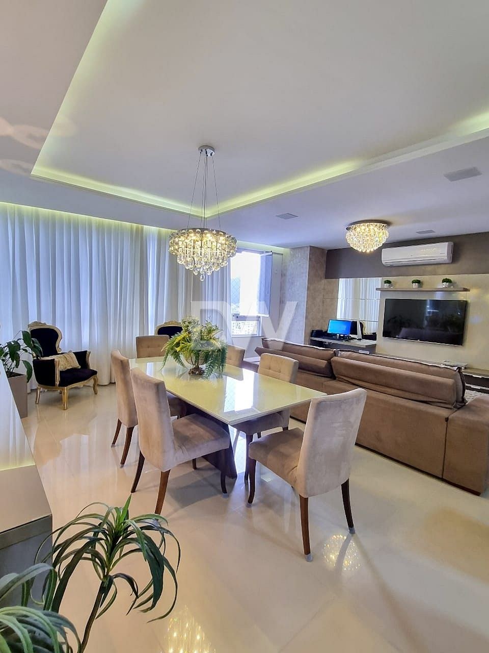Appartement 3 Suites à Vendre à Balneário Camboriú - Santa Catarina - Brésil - 2