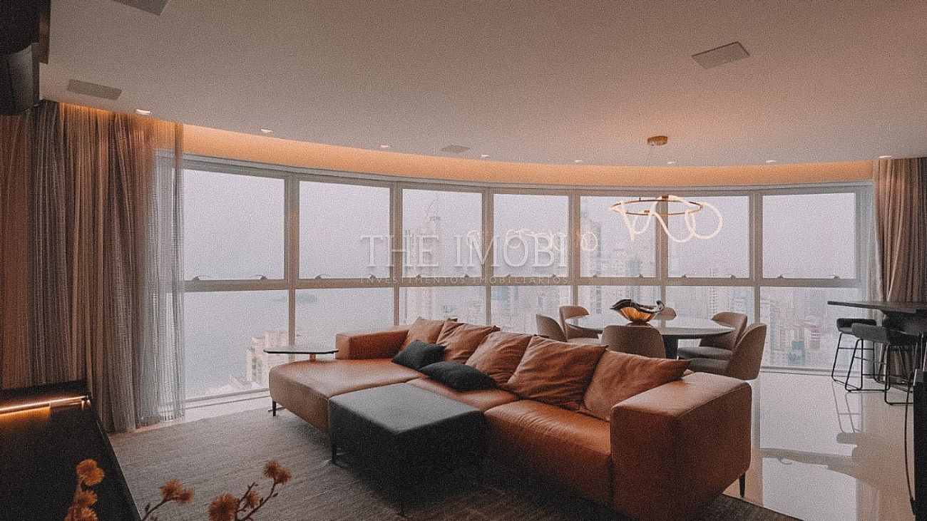 Apartamento com 3 Suítes à Venda em Balneário Camboriú - Santa Catarina - Brasil - 2