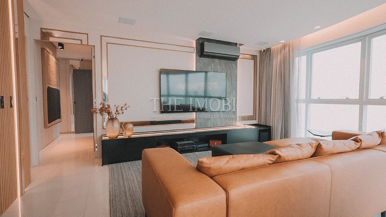 Apartamento com 3 Suítes à Venda em Balneário Camboriú - Santa Catarina - Brasil - 4