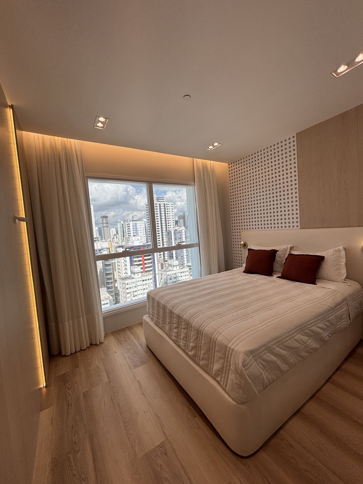 Apartamento com 4 Quartos à Venda em Balneário Camboriú - Santa Catarina - Brasil - 2
