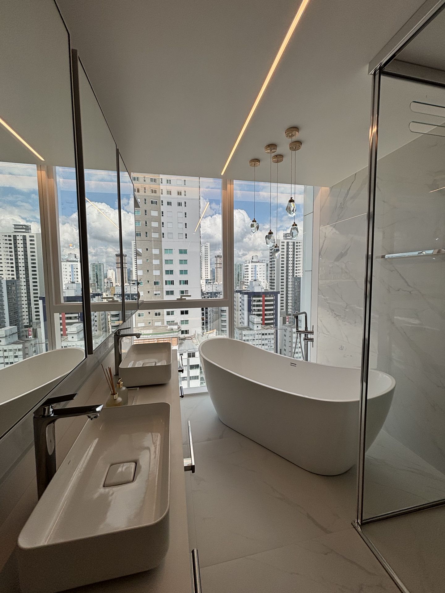 Apartamento com 4 Quartos à Venda em Balneário Camboriú - Santa Catarina - Brasil - 4
