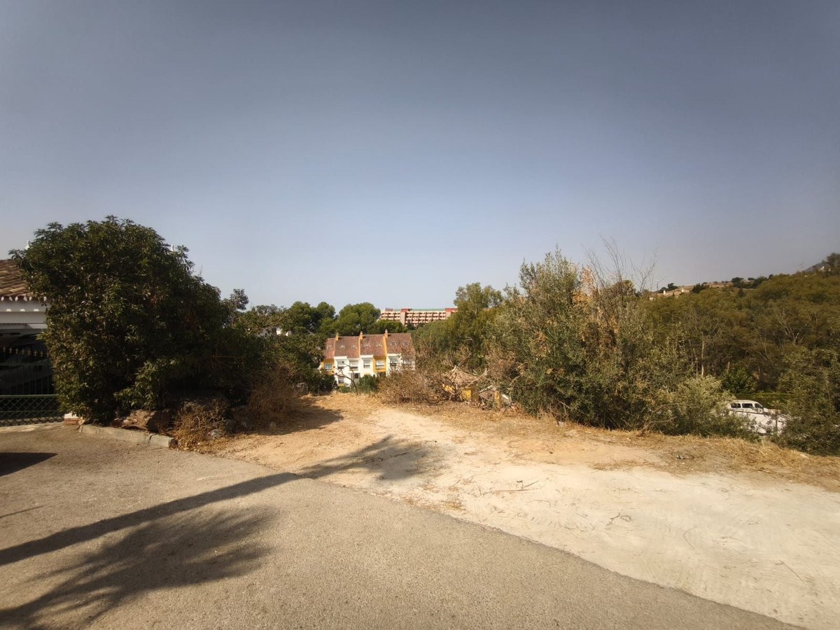 Apartamento de 4 Dormitorios en Venta en Benalmádena, Costa del Sol - 2