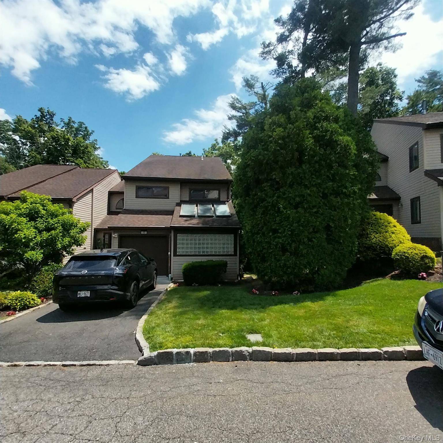 Appartement de 4 Chambres à Vendre à Glen Head, New York, États-Unis - 1