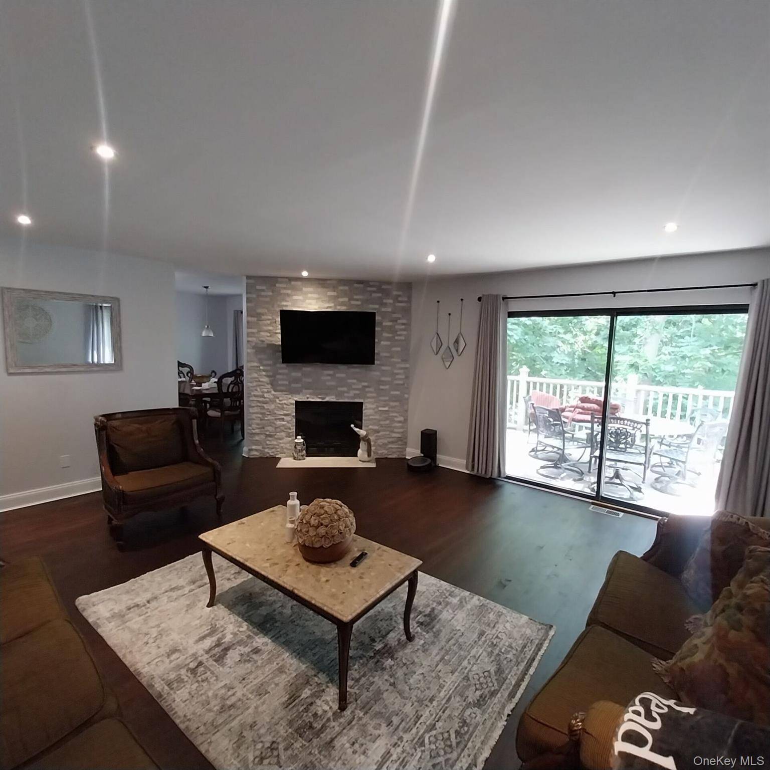 Appartement de 4 Chambres à Vendre à Glen Head, New York, États-Unis - 4