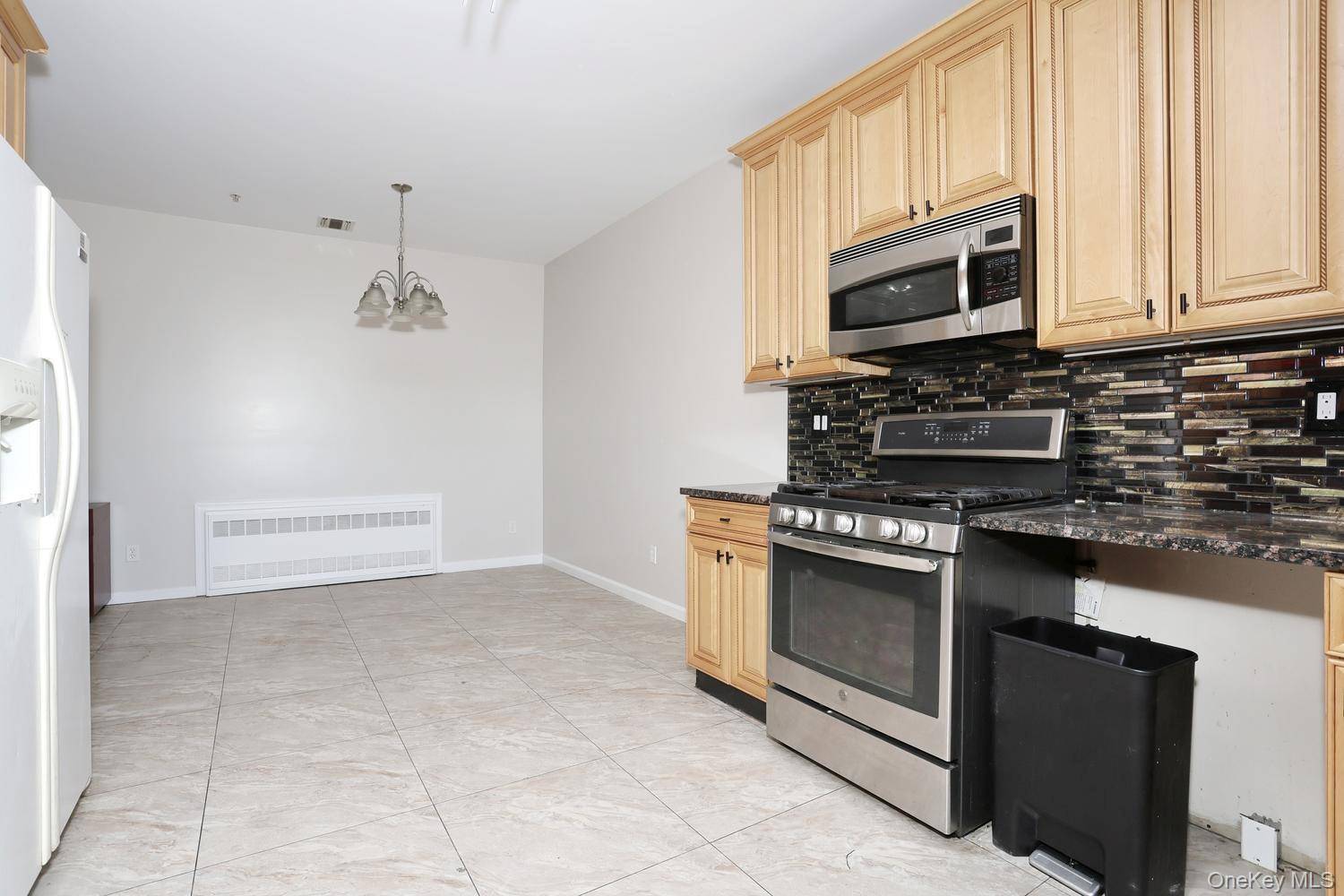 Apartamento com 4 Quartos à Venda em Spring Valley - Nova Iorque - EUA - 8