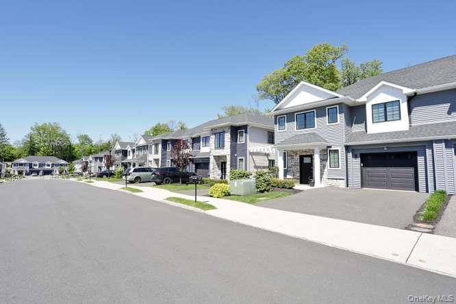 4 Bedroom Home for Sale in Suffern - New York - USA - 6