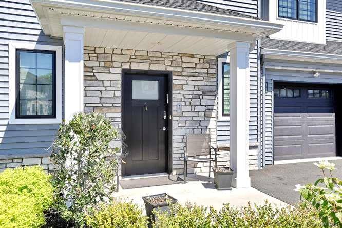 4 Bedroom Home for Sale in Suffern - New York - USA - 7