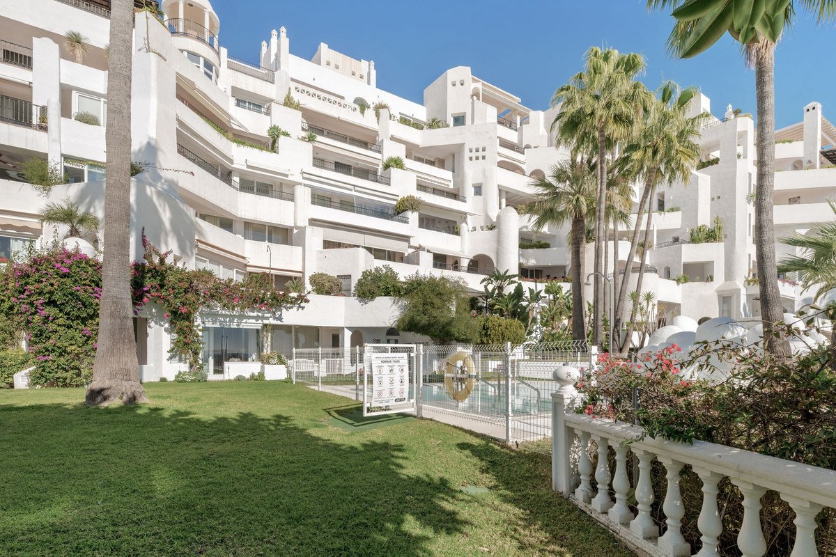 Apartamento de 4 Dormitorios en Venta en Torremolinos, Costa del Sol - 3