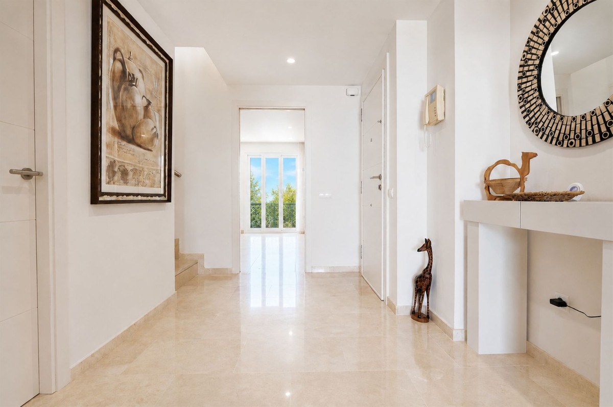 Apartamento de 4 Dormitorios en Venta en Torremolinos, Costa del Sol - 5