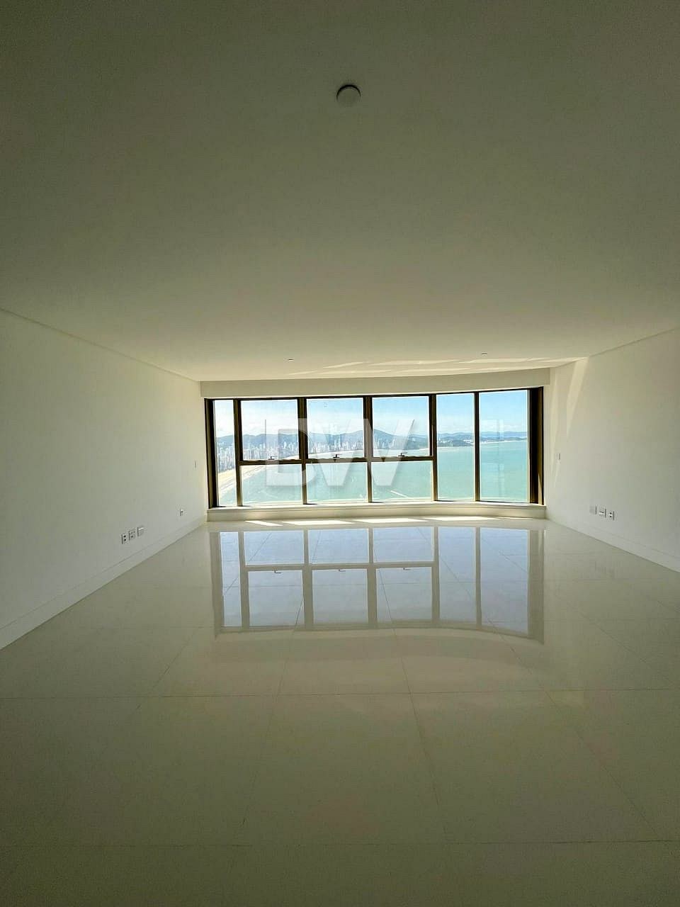 Appartement 4 Suites à Vendre à Balneário Camboriú - Santa Catarina - Brésil - 1