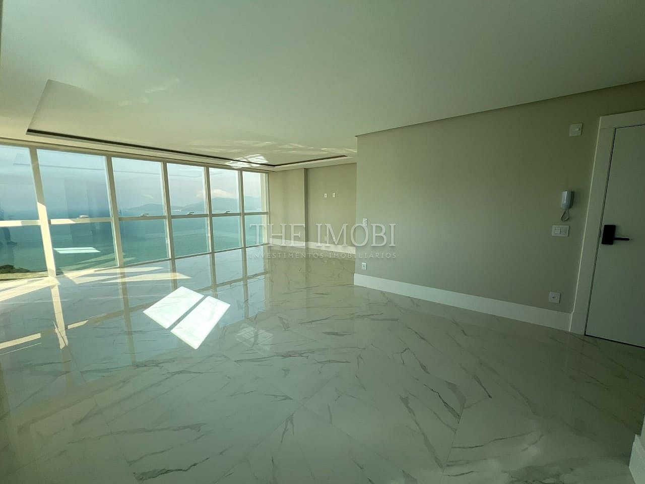 Appartement 4 Suites à Vendre à Balneário Camboriú - Santa Catarina - Brésil - 2