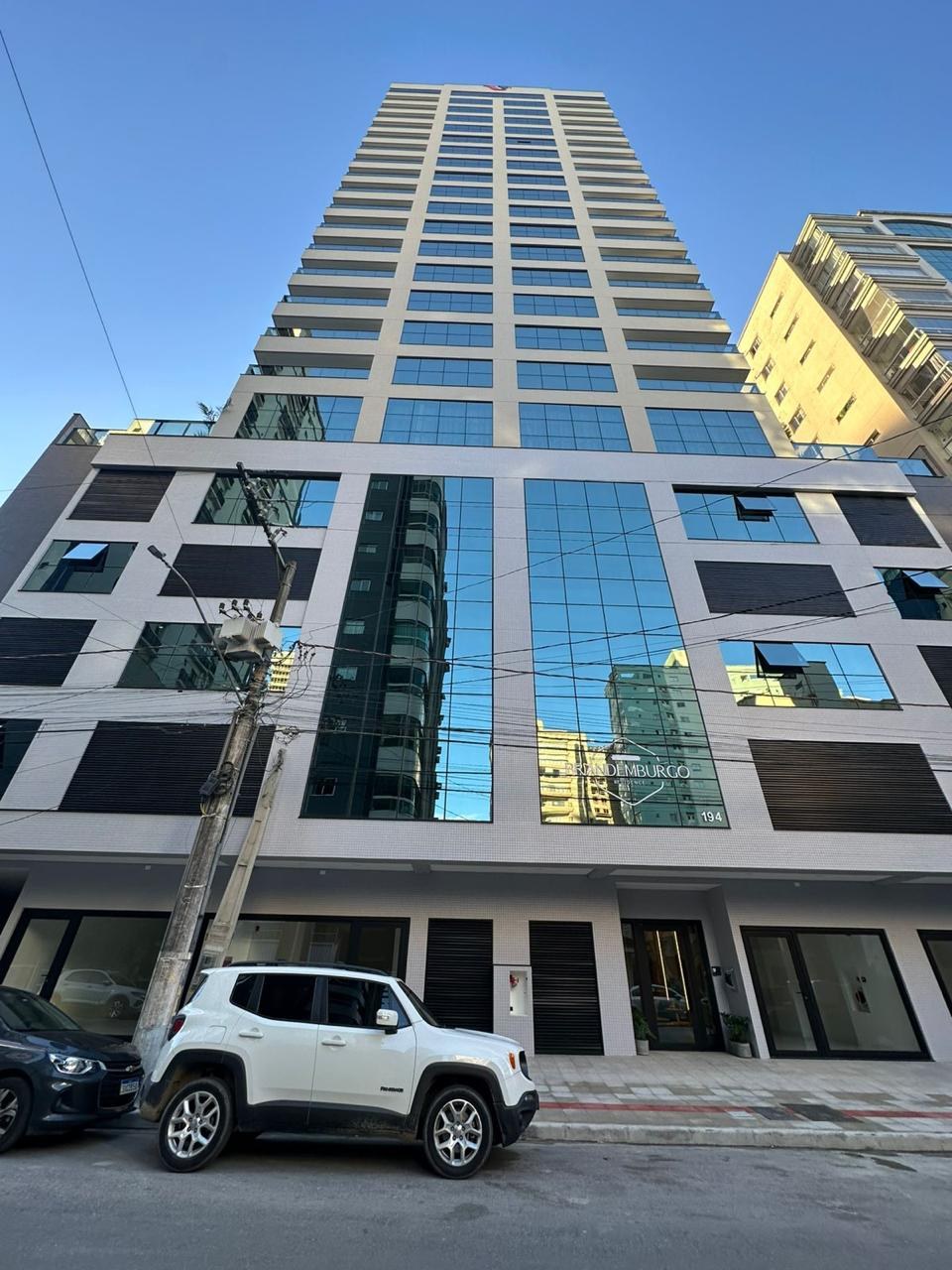 Apartamento com 4 Suítes à Venda em Itapema - Santa Catarina - Brasil - 4