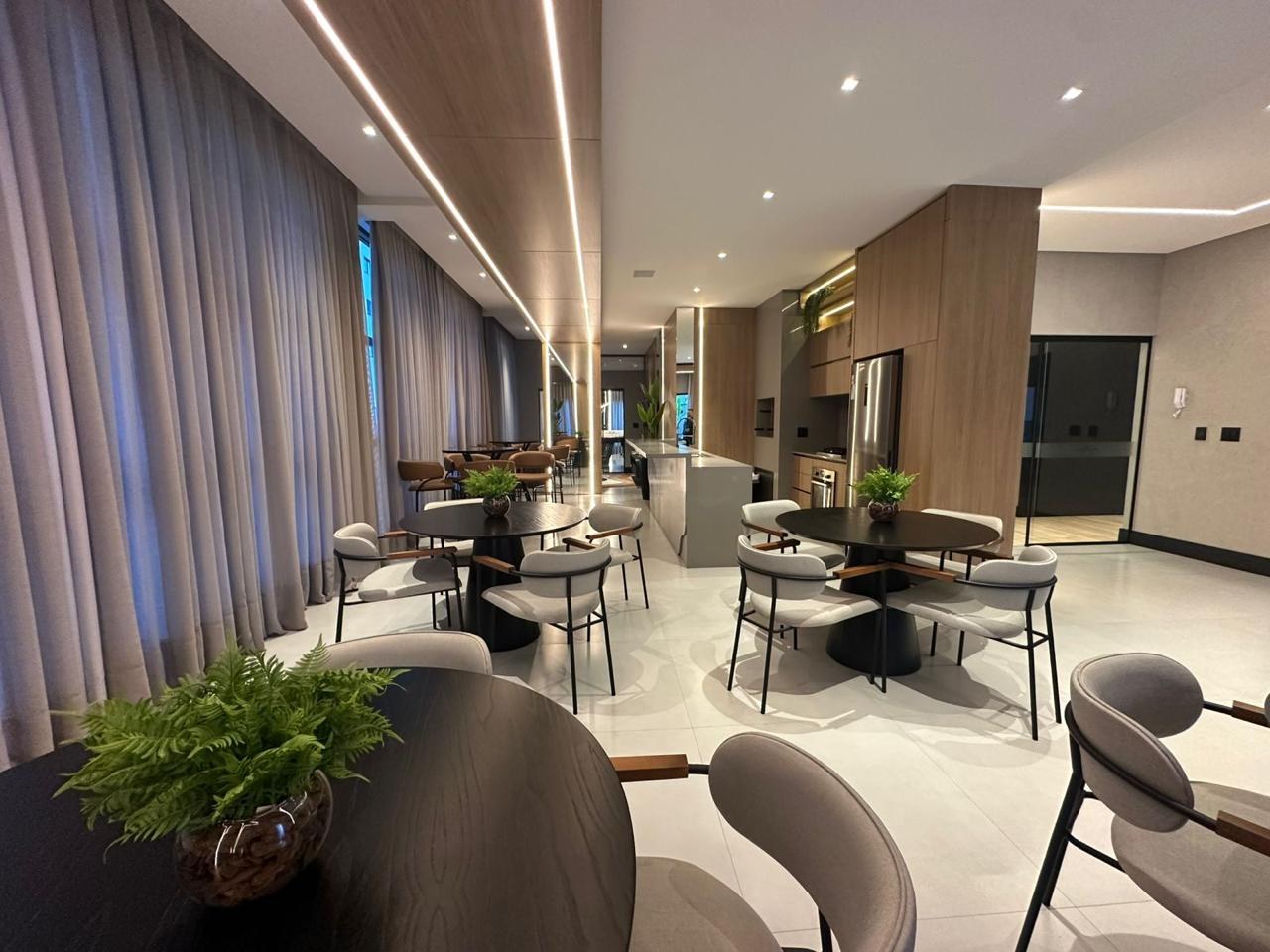 Apartamento com 4 Suítes à Venda em Itapema - Santa Catarina - Brasil - 6