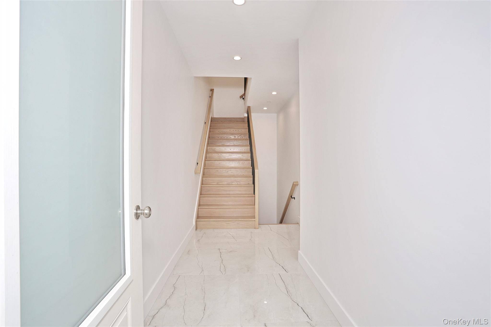 Apartamento com 5 Quartos à Venda em Monsey - Nova Iorque - EUA - 4