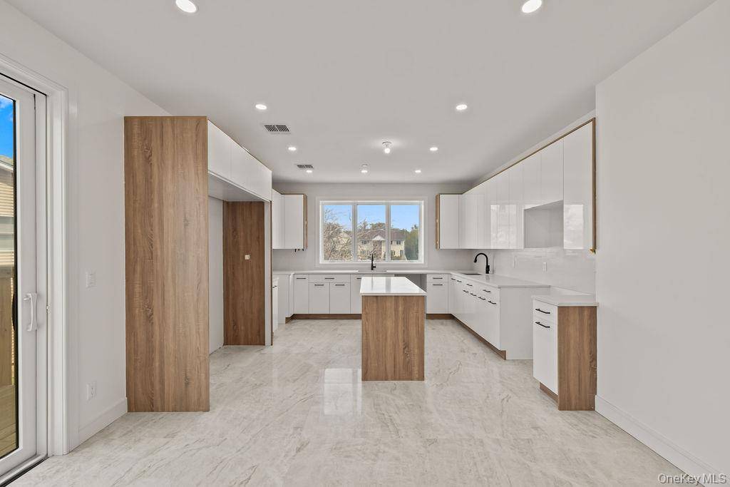 Apartamento de 5 Dormitorios en Venta en Monsey - Nueva York - EE. UU. - 6